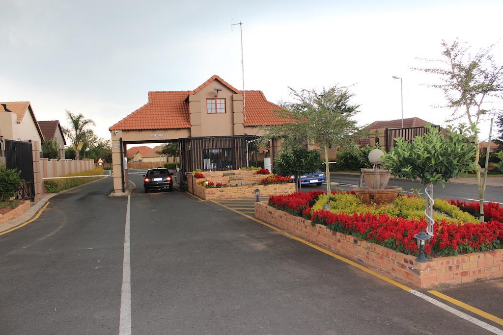 Topaz Cove Luxury Villas Edenvale Exterior photo