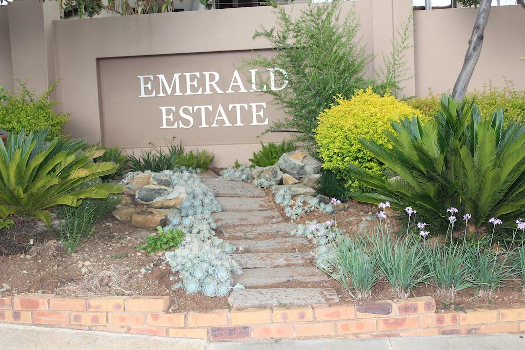 Topaz Cove Luxury Villas Edenvale Exterior photo
